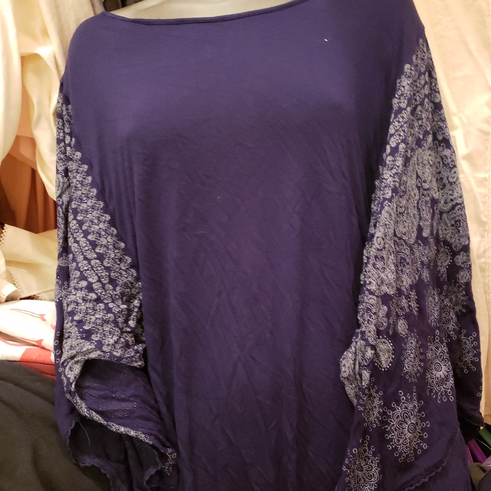 Chicos boho style shirt. Size 2. 100% viscose